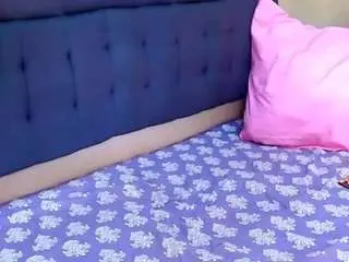 Foxyvibez  live sex cam