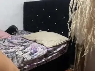 Hot2gether69  live sex cam