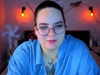 Kity-mooree  live sex cam