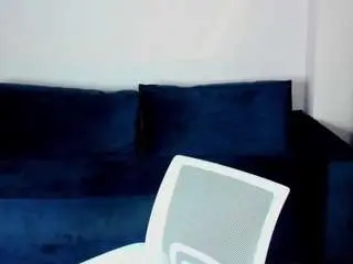 Kity-mooree  live sex cam