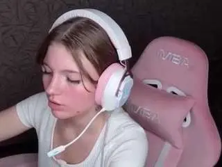 Latoyiaboda  live sex cam