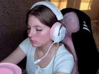 Latoyiaboda  live sex cam