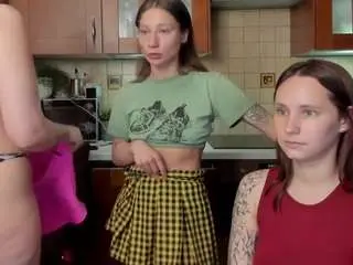 Hot-caramells  live sex cam