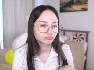 Kissie-cat  live sex cam