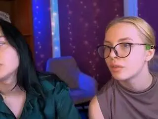 Miki-ti  live sex cam