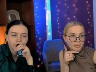 Miki-ti  live sex cam