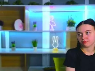 Miki-ti  live sex cam