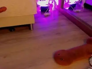 Valenmoon1  live sex cam