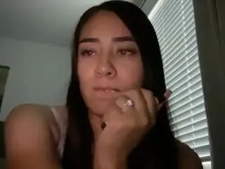 Julieee04  live sex cam