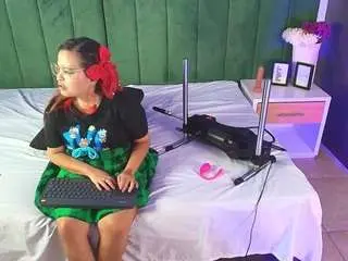 Alana-petite  live sex cam