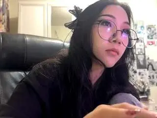 Janellewarnstaff  live sex cam