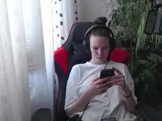 Karolinefrances  live sex cam