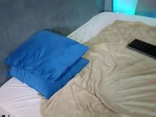 Lori-blossom  live sex cam