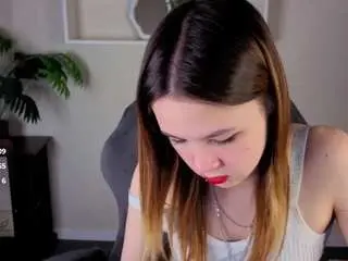 Lori-blossom  live sex cam