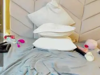 Miadixon69  live sex cam
