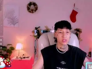 Ravengreen  live sex cam