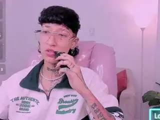 Ravengreen  live sex cam