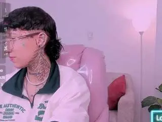 Ravengreen  live sex cam