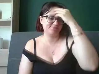 Sensualparis  live sex cam