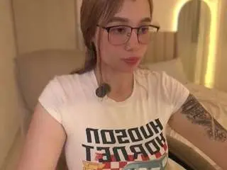 Foxy-boobs  live sex cam