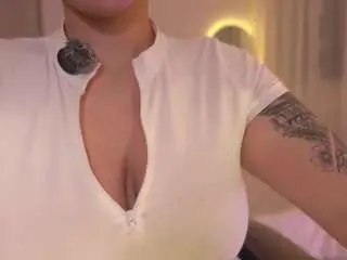 Foxy-boobs  live sex cam