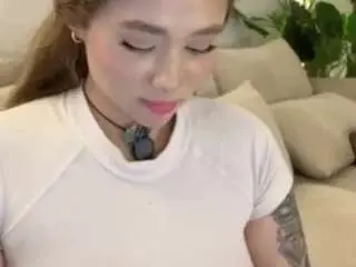 Foxy-boobs  live sex cam