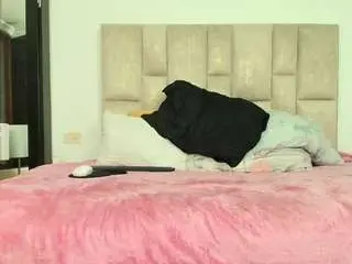 Hotmature01  live sex cam