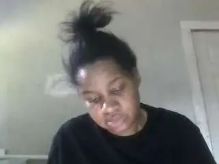 Prettylightskin  live sex cam