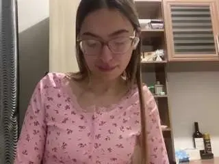 Tressielough  live sex cam