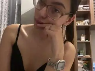 Tressielough  live sex cam