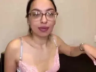 Tressielough  live sex cam