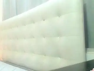 Yourkinkywife  live sex cam