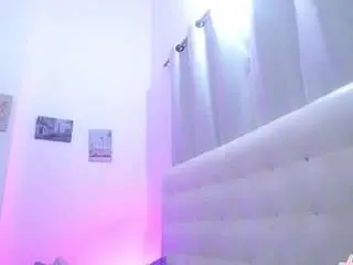 Yourkinkywife  live sex cam