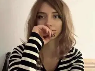 Paulettarenard  live sex cam