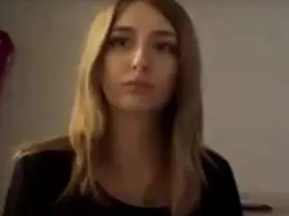 Paulettarenard  live sex cam