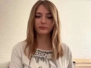 Paulettarenard  live sex cam