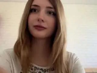 Paulettarenard  live sex cam