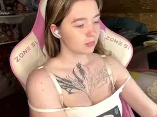 Euniceferracioli  live sex cam