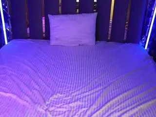 Snowwhiteee  live sex cam