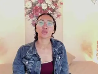 Lucyyliiu  live sex cam