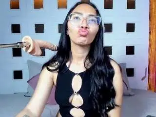 Lucyyliiu  live sex cam