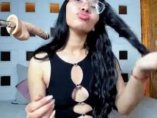 Lucyyliiu  live sex cam