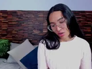 Lucyyliiu  live sex cam