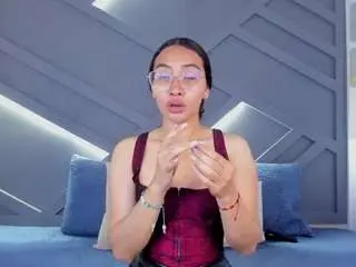 Lucyyliiu  live sex cam