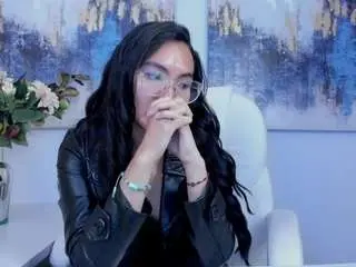 Lucyyliiu  live sex cam