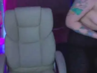 Tinamelt  live sex cam