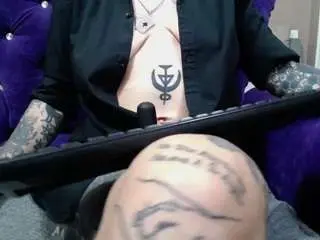 Kennyandsellena  live sex cam