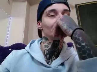 Kennyandsellena  live sex cam