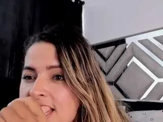 Miadiamon82  live sex cam