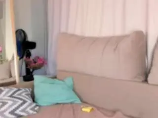 Foxy-vibe  live sex cam